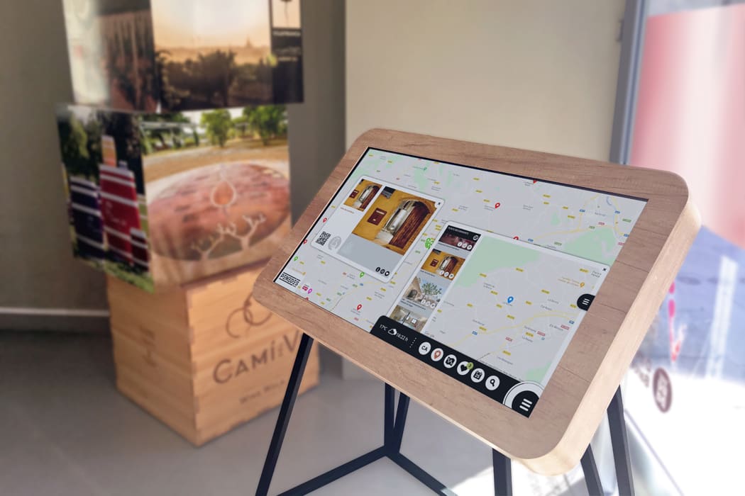 Servicios digitales de turismo con XTable y webapp interactiva